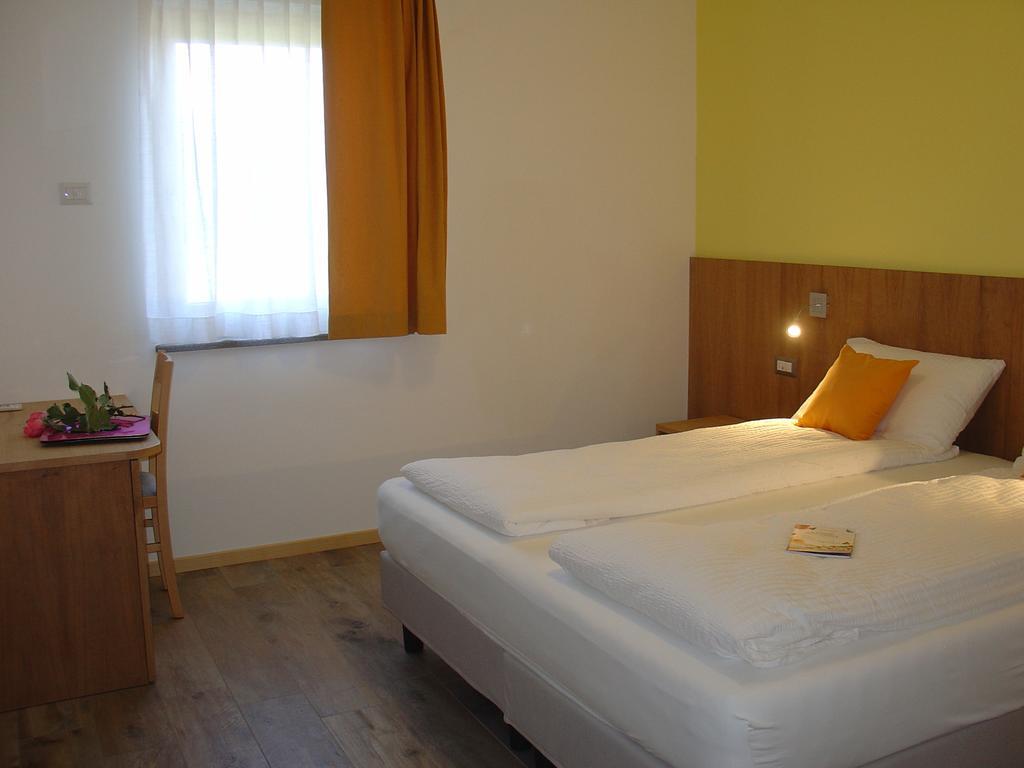 Agriturismo Girasole Fai della Paganella Buitenkant foto